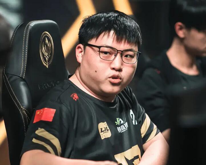  Uzi连续七场比赛得分超过突破纪录，雄鹿挑战极限！-九游体育平台